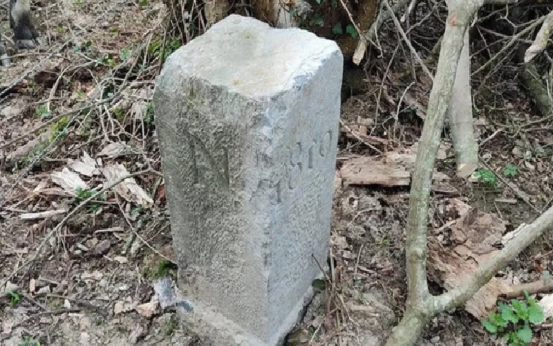 Petani Ini Tak Sengaja Pindahkan Batu Perbatasan Negara, Bikin Geger Dunia Internasional