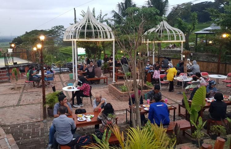 title Sego Wiwit, Sajian Kuliner Unik Cocok Disantap di Tepi Sawah Sego Wiwit, Sajian Kuliner Unik Cocok Disantap di Tepi Sawah