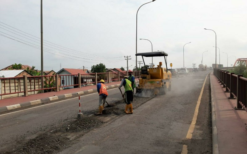 Menjelang Lebaran, Perbaikan Jalan Dalam Kota Palembang Dikebut