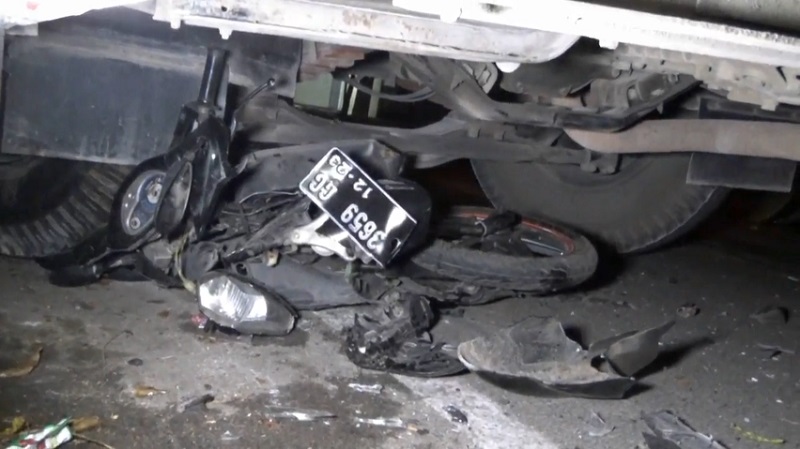 Ditinggal Antre Makan Sahur, 3 Motor di Tuban Hancur Ditabrak Truk Tronton