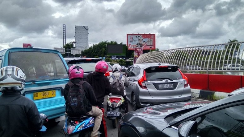 Sebagian Warga Makassar Mudik Hari Ini, Sewa Mobil Rp120.000 per Orang