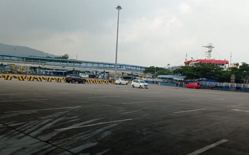 Pelabuhan Merak Sepi, Tak Ada Kendaraan Menyeberang
