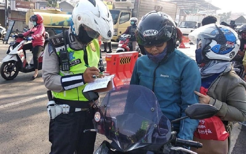 title Halau Pemudik Masuk Bandung, 1.500 Personel Gabungan Disiagakan di 9 Pos Penyekatan Halau Pemudik Masuk Bandung, 1.500 Personel Gabungan Disiagakan di 9 Pos Penyekatan