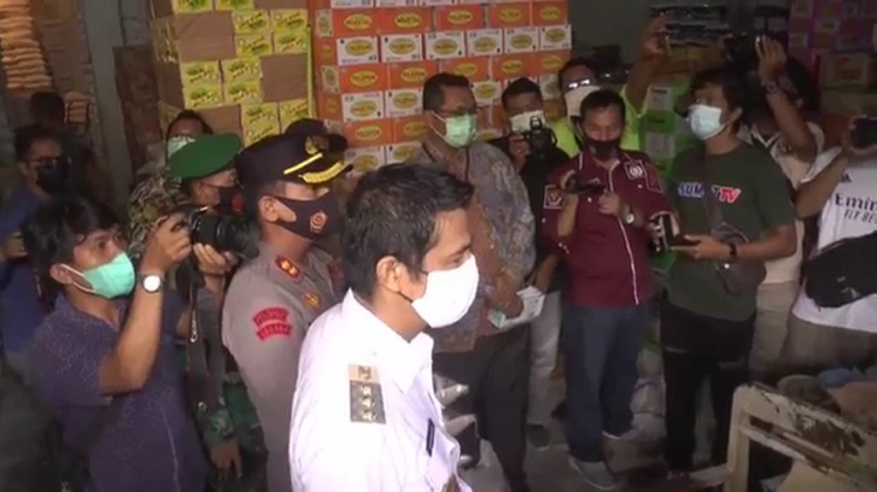   Sidak Pasar dan Gudang Bulog, Wali Kota Pematangsiantar Jamin Harga Sembako Stabil