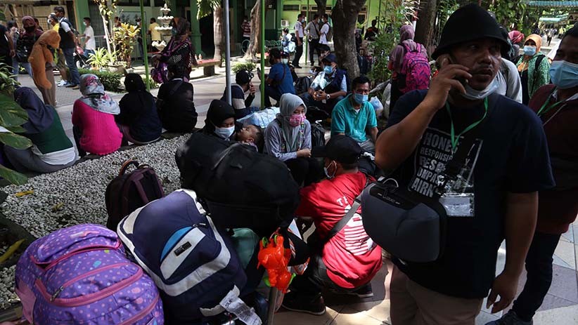 Ratusan Pekerja Migran Indonesia Penuhi Asrama Haji Sukolilo Surabaya - Bagian 3