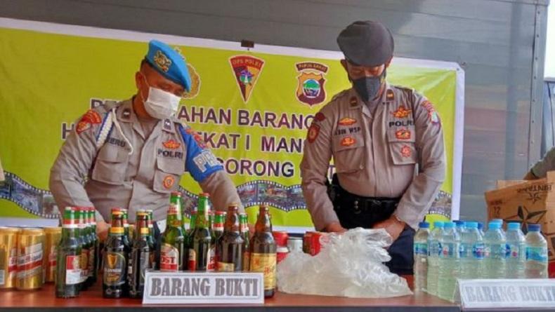Operasi Pekat Polda Papua Barat Amankan 10.904 Botol Miras Senilai Rp1,7 Miliar
