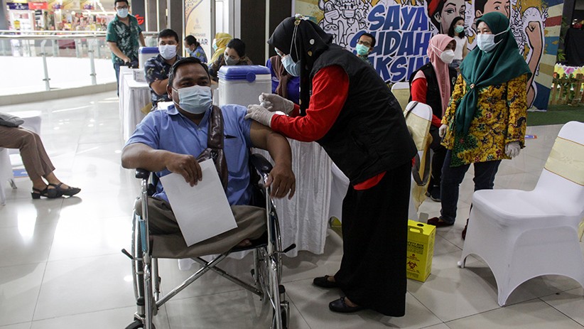 Ratusan Karyawan Mal Sidoarjo Divaksin Covid-19 - Bagian 2