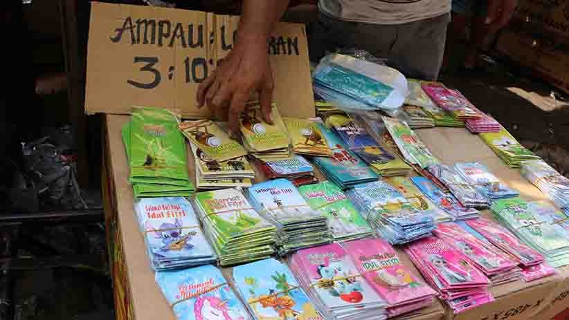 Aneka Amplop Lebaran Dijual di Pasar Asemka - Bagian 1