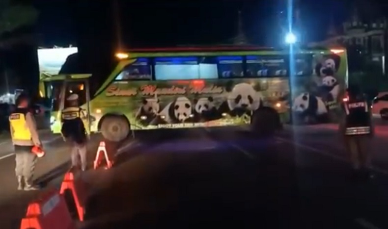 Penyekatan di Perbatasan Jateng-Jatim, 2 Bus AKAP Angkut Pemudik Diputar Balik