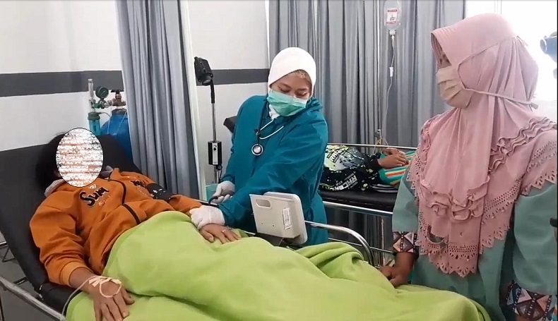 Usai Santap Olahan Kulit Sapi, Puluhan Warga Cibeber Cianjur Dilarikan ke Puskesmas