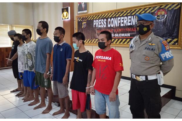 title Dua Bulan Polres Sleman Ungkap 16 Kasus Narkoba, Amankan 21 Tersangka Dua Bulan Polres Sleman Ungkap 16 Kasus Narkoba, Amankan 21 Tersangka