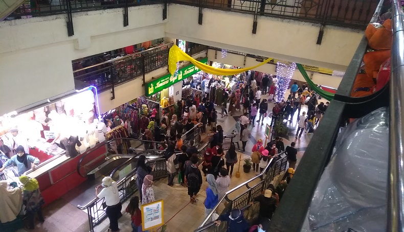 Disdagin Siap Halau Emak-emak yang Berkerumun di Pusat Perbelanjaan Bandung 