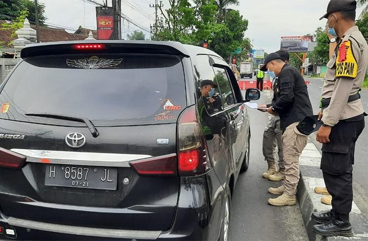 Hari Kedua Larangan Mudik, Ratusan Kendaraan Terjaring Di Pos Penyekatan Tempel Sleman