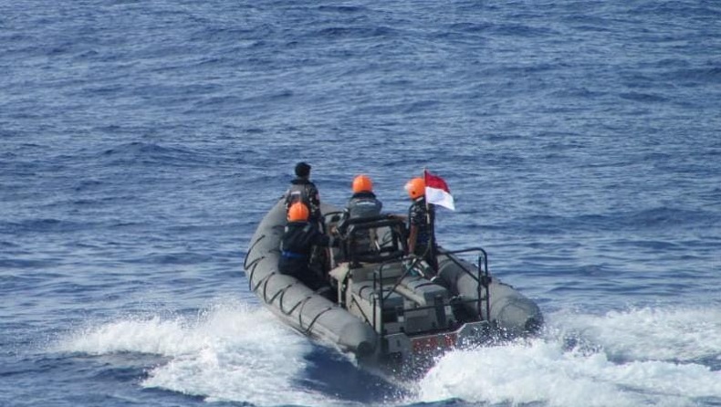  8 Jam Terapung di Laut, Awak Kapal Singapura Ini Diselamatkan TNI AL