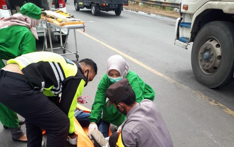 Terpental Tabrak Motor, Pria Ini Tewas Dihantam Truk di Jalur Pantura Rembang
