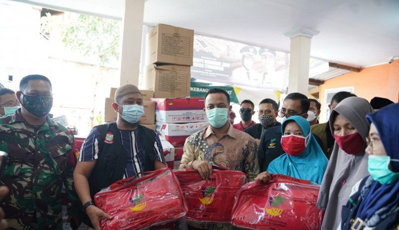 Tinjau Lokasi Kebakaran di Makassar, Plt Gubernur Sulsel Beri Bantuan Logistik