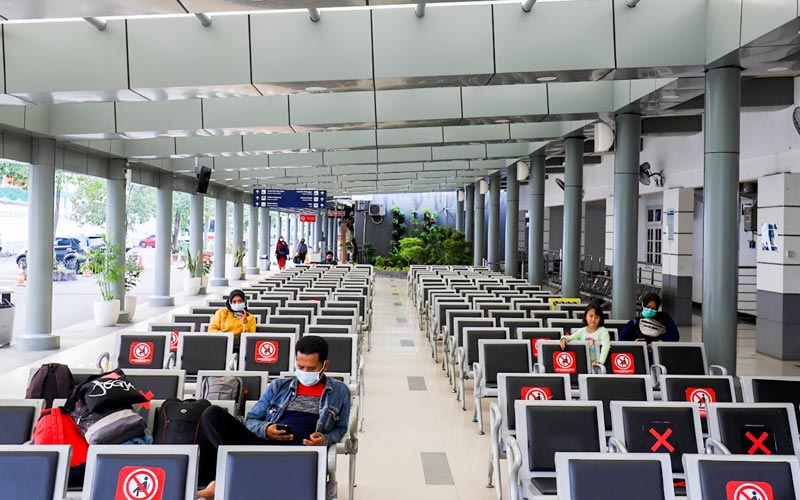 Hari Ketiga Peniadaan Mudik Lebaran, Stasiun Pasar Senen Sepi Penumpang - Bagian 2