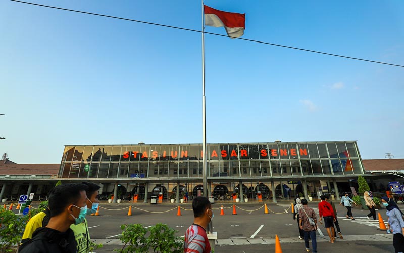 Hari Ketiga Peniadaan Mudik Lebaran, Stasiun Pasar Senen Sepi Penumpang - Bagian 3