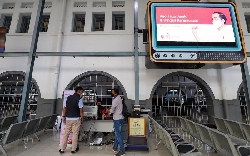 Hari Ketiga Peniadaan Mudik Lebaran, Stasiun Pasar Senen Sepi Penumpang - Bagian 4
