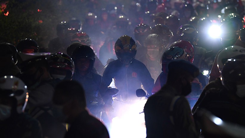 Periksa Ribuan Pemudik Motor, Polisi Tambah Personel di Perbatasan Bekasi - Bagian 3