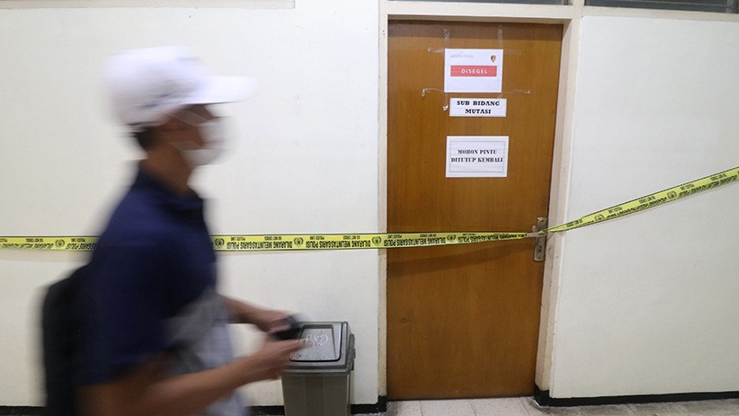 Bupati Nganjuk Kena OTT KPK, Ruang Kerja BKD Disegel - Bagian 1