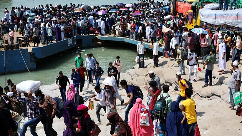 Ngeri, Kapal Laut Kelebihan Kapasitas Angkut Pemudik hingga Ambulans - Bagian 3