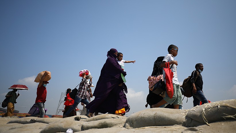 Ngeri, Kapal Laut Kelebihan Kapasitas Angkut Pemudik hingga Ambulans - Bagian 4
