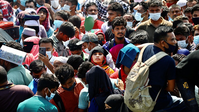 Ngeri, Kapal Laut Kelebihan Kapasitas Angkut Pemudik hingga Ambulans - Bagian 2