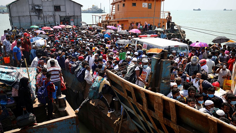 Ngeri, Kapal Laut Kelebihan Kapasitas Angkut Pemudik hingga Ambulans - Bagian 1