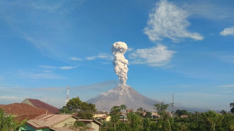 Gunung Sinabung Erupsi Pagi Ini, Semburkan Abu Vulkanis Setinggi 2,5 Km