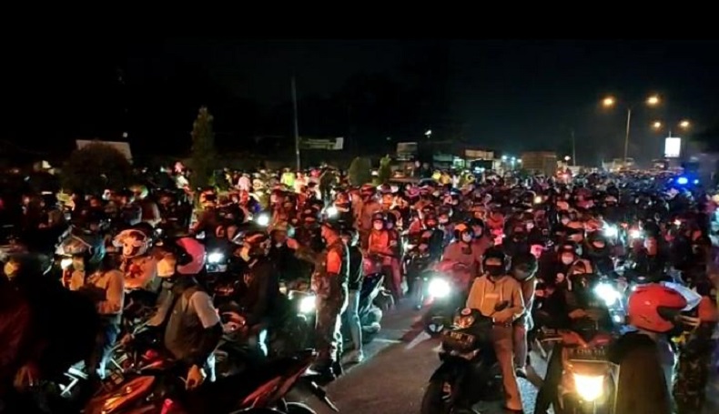 Ditolak Masuk Karawang, 4.000 Pemudik Sepeda Motor Harus Putar Balik