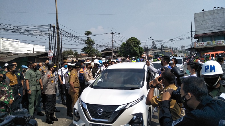 Pantau Penyekatan di Padalarang, Ridwan Kamil: Patuhi Instruksi Tak Boleh Mudik