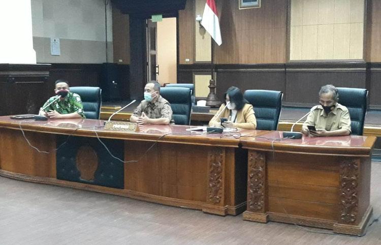 title DPRD Minta Pemda Membeli Produk UMKM untuk Percepatan Ekonomi DIY DPRD Minta Pemda Membeli Produk UMKM untuk Percepatan Ekonomi DIY