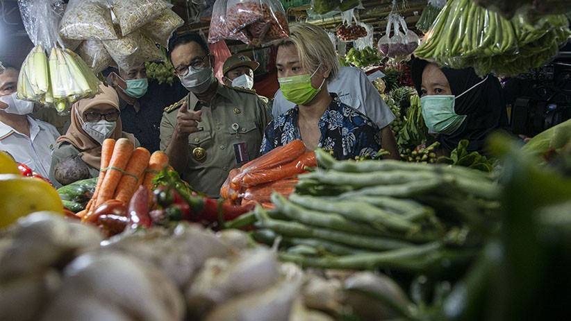 Gubernur Anies Baswedan Cek Harga Sembako di Pasar Mayestik - Bagian 3