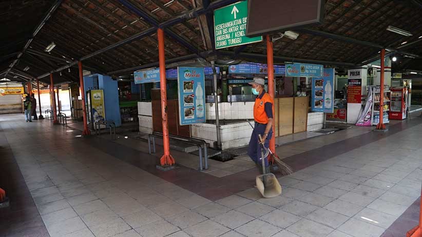 Suasana Lengang Terminal Purabaya Tidak Angkut Penumpang - Bagian 4