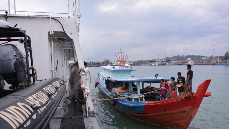 Bakamla Kembali Jemput 8 Nelayan yang Ditangkap di Perbatasan Laut Indonesia-Malaysia