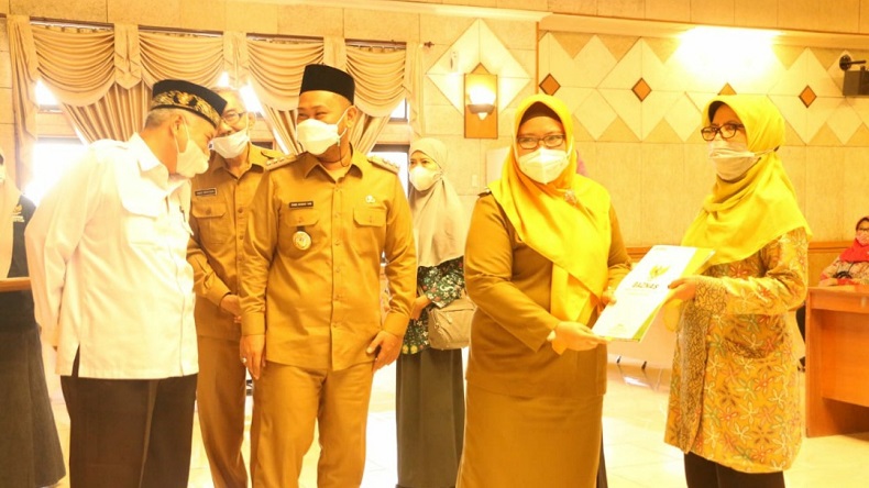 title Jelang Lebaran, 24.532 Tenaga Nonformal di Gresik Terima Bantuan Jaring Pengaman Sosial Jelang Lebaran, 24.532 Tenaga Nonformal di Gresik Terima Bantuan Jaring Pengaman Sosial