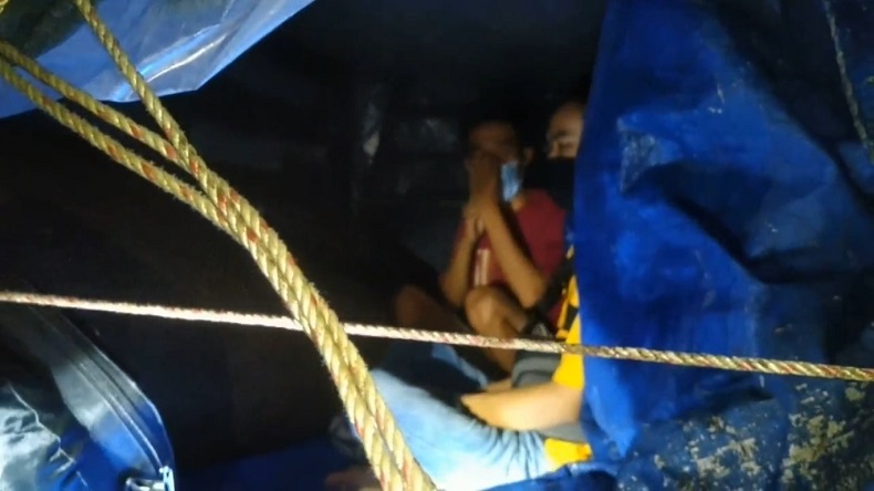 Nekat, Pemudik Nakal Tujuan Merak-Bakauheni Sembunyi dalam Mobil Bak  