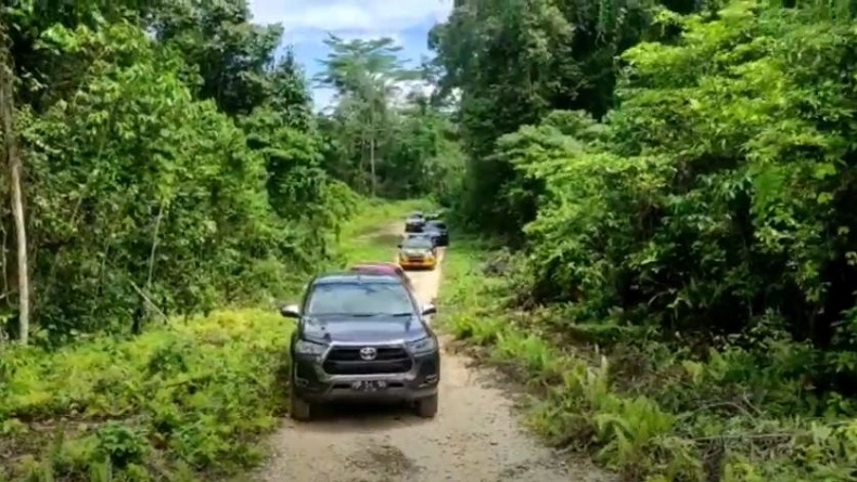 Usai Tembaki Rombongan Kapolres Maybrat, OTK Rusak Jalan dan Jembatan di Papua Barat