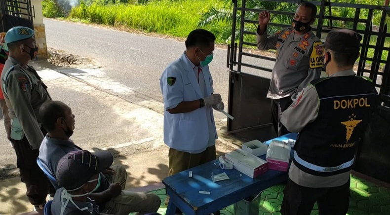 H-1 Idul Fitri,  Sopir dan Penumpang Keluar Masuk Toboali Rapid Test Antigen