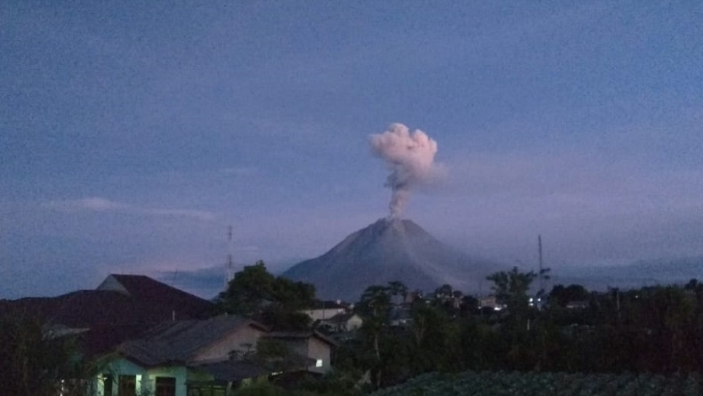 Gunung Sinabung 2 Kali Erupsi di Hari Pertama Lebaran 