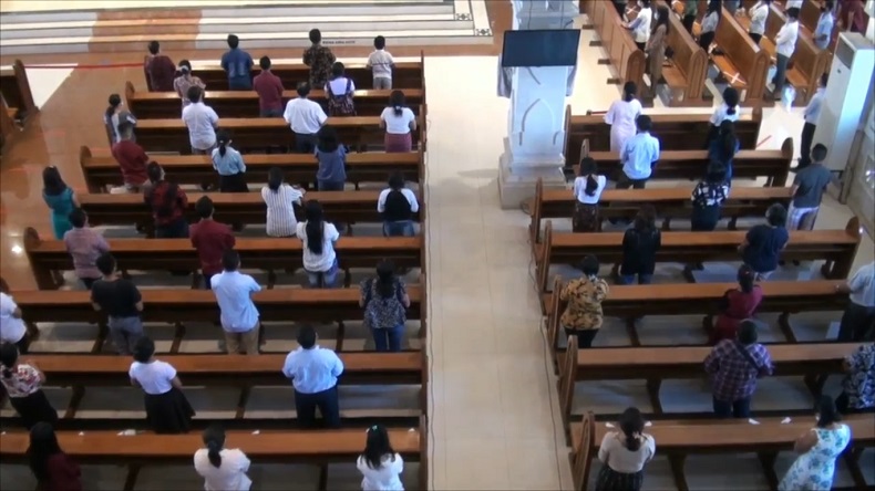 Katedral Denpasar Gelar Misa Kenaikan Isa Almasih dengan Prokes Ketat