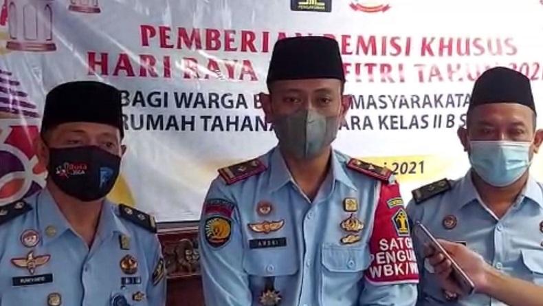 title Idul Fitri, 53 Napi Rutan Kelas IIB Salatiga Dapat Remisi Khusus Idul Fitri, 53 Napi Rutan Kelas IIB Salatiga Dapat Remisi Khusus