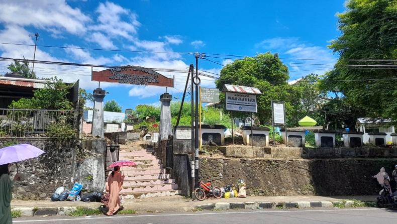 Usai Salat Id, Warga Manado Berdatangan ke Permakaman untuk Ziarah Kubur