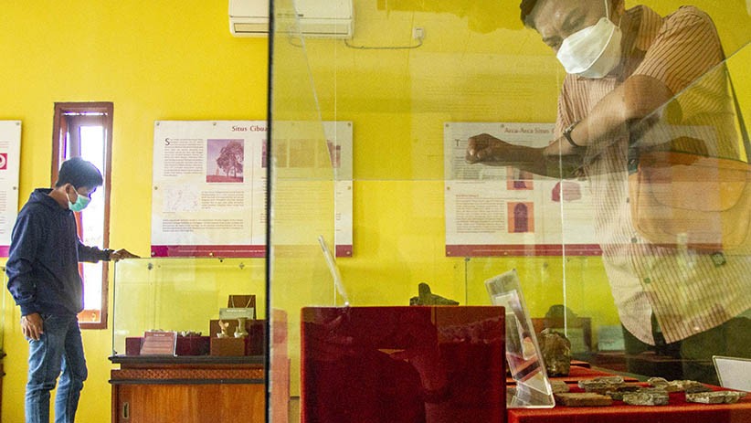Melihat Artefak Koleksi Museum Situs Batujaya - Bagian 1