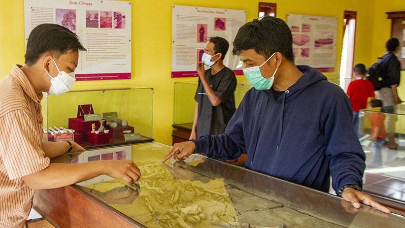 Melihat Artefak Koleksi Museum Situs Batujaya - Bagian 2