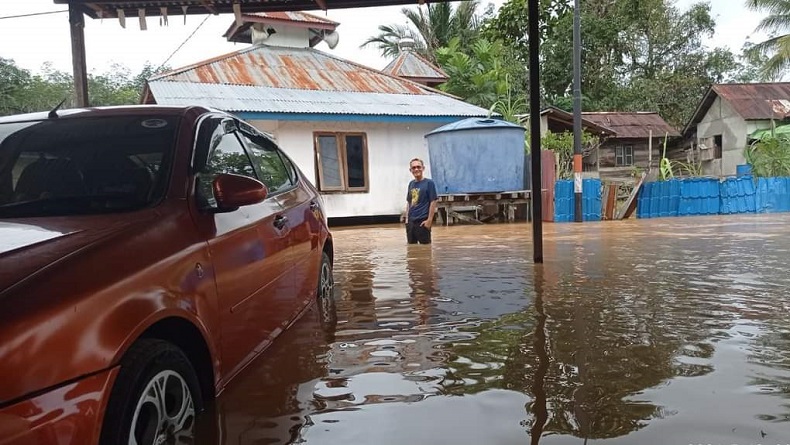 title Banjir dan Longsor Melanda 5 Kabupaten di 4 Provinsi saat Lebaran Hari Pertama Banjir dan Longsor Melanda 5 Kabupaten di 4 Provinsi saat Lebaran Hari Pertama
