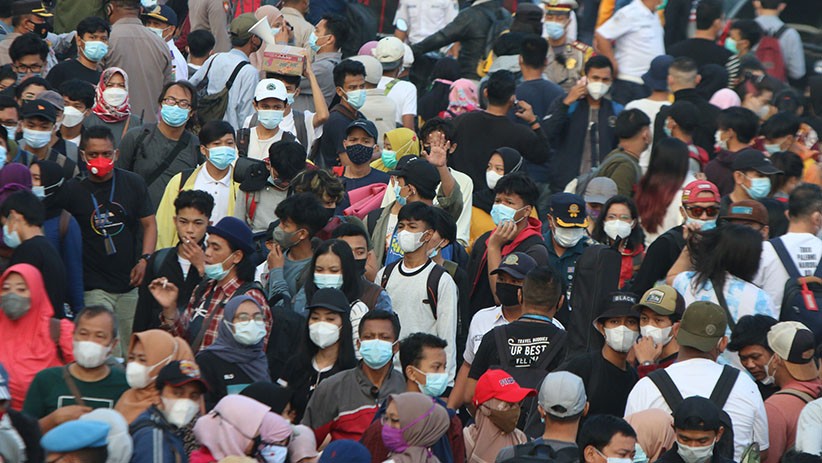 Liburan ke Kepulauan Seribu, Wisatawan Berkerumun di Pelabuhan Kaliadem - Bagian 2