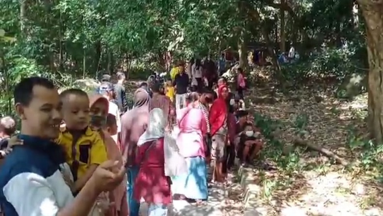 Plangon Cirebon Diserbu Pengunjung, Sayangnya Banyak yang Tak Pakai Masker