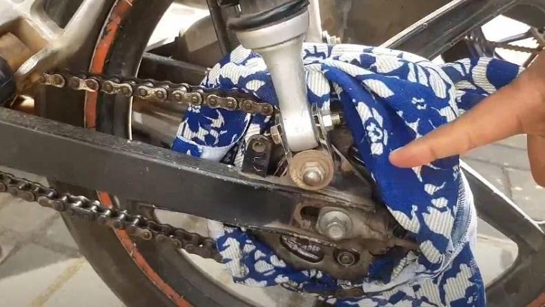 Ngeri, Rok Terlilit Masuk Gir Motor, Ibu di Lembang Jatuh Terpental Tak Sadarkan Diri